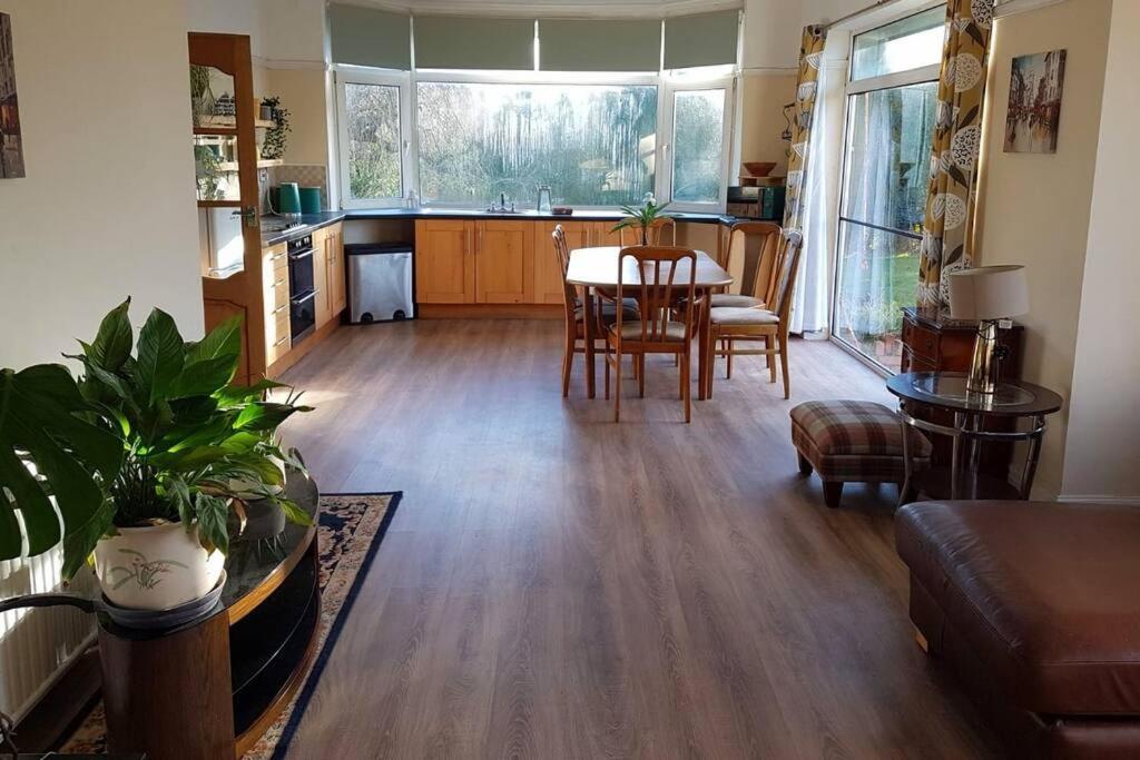 4 Bedroom Country Home Bristol Kültér fotó